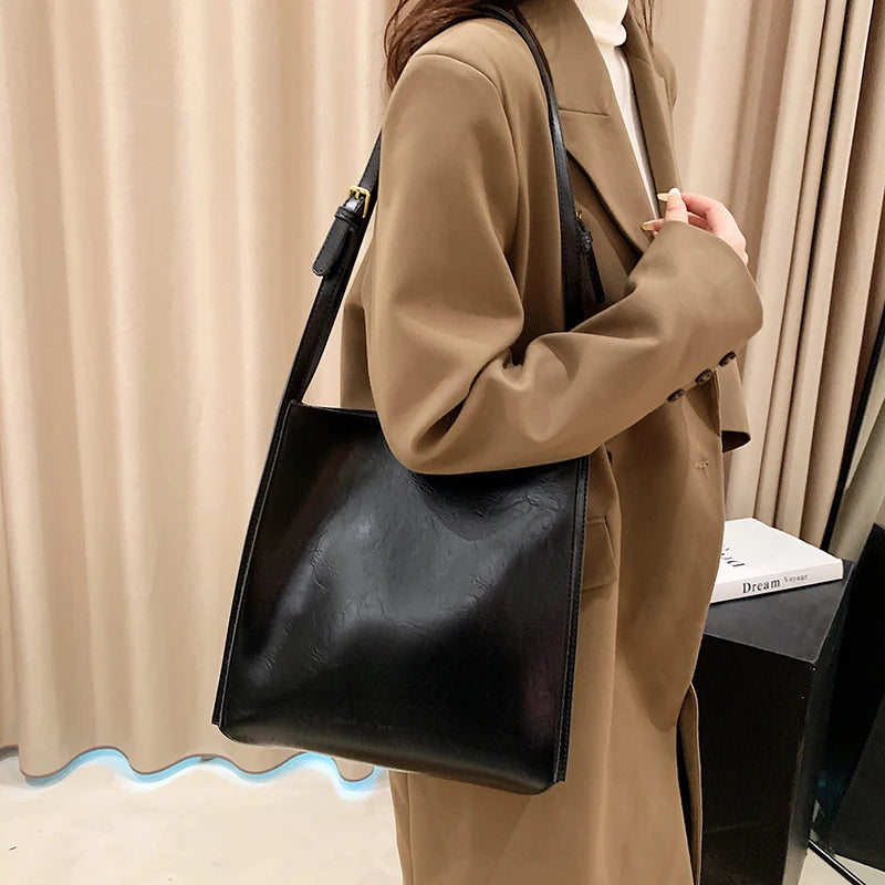 LATHER TOTE BAG