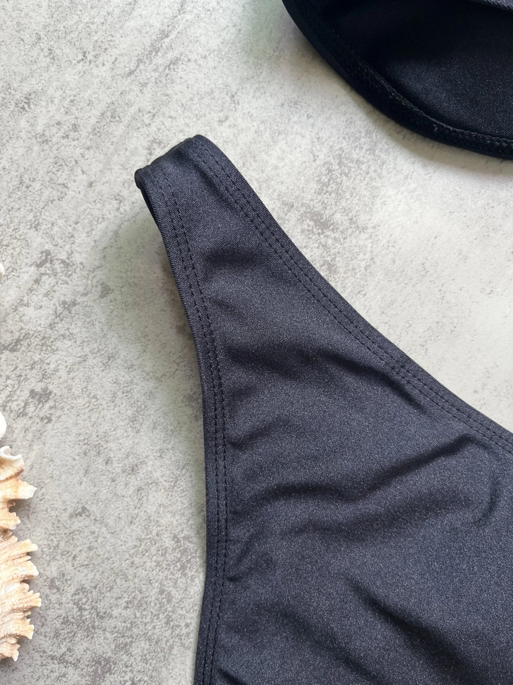 CHELA BIKINI